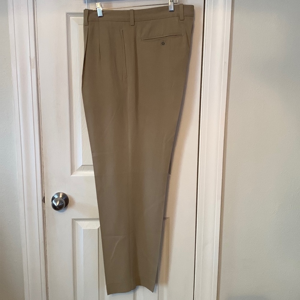 Tommy Bahama Tan Dress Pants/ Slacks  Size 36x30  #192